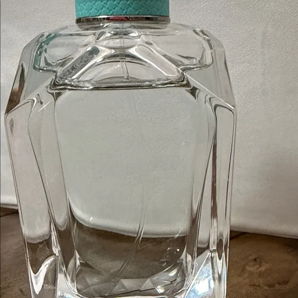 Tiffany & Co. Eau De Parfum 2.5 oz and Body Lotion gift set - Picture 4 of 14